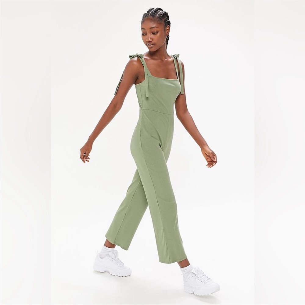 Urban Outfitters Green Ribbed Bow Knot Women’s Jumpsuit Romper Size Small NWOT